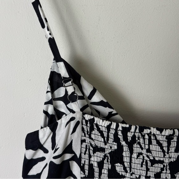 J. Crew factory black and white floral print with keyhole front size 6P - Picture 9 of 11